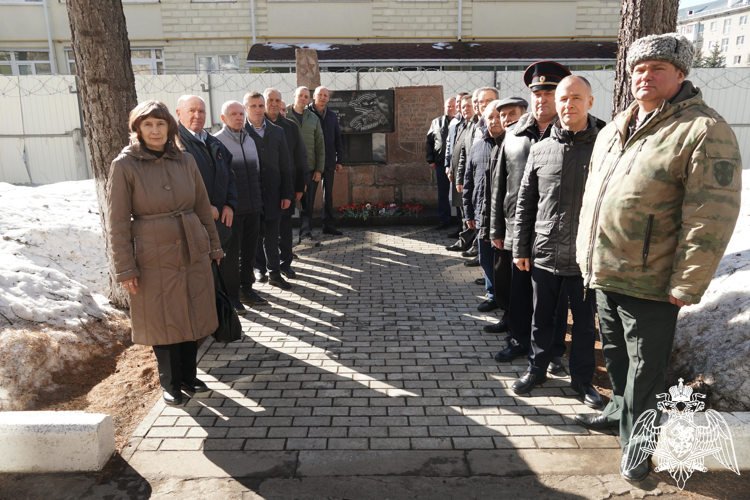 В День образования войск национальной гвардии в Иванове офицеры ведомства почтили память погибших коллег
