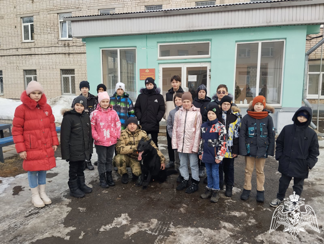 Ивановские школьники побывали на базе ОМОН "Спарта" Росгвардии