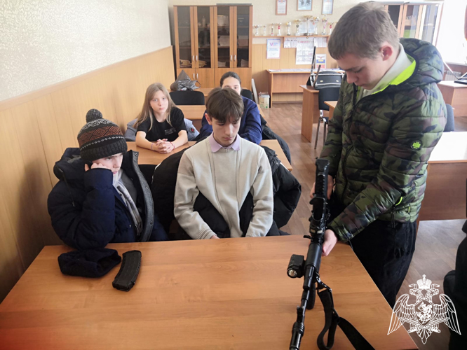 Сотрудники СОБР «Сумрак» провели день открытых дверей для ивановских учащихся
