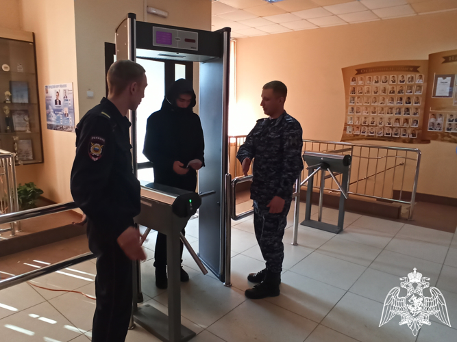 Росгвардейцы приняли участие в обеспечении безопасности во время выборов в Ивановской области