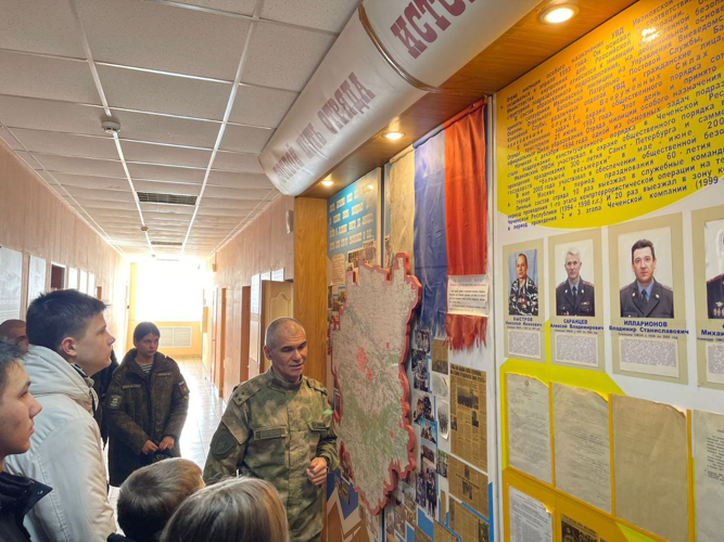 К сотрудникам ОМОН «Спарта» пришли в гости курсанты ВПША «Высота»