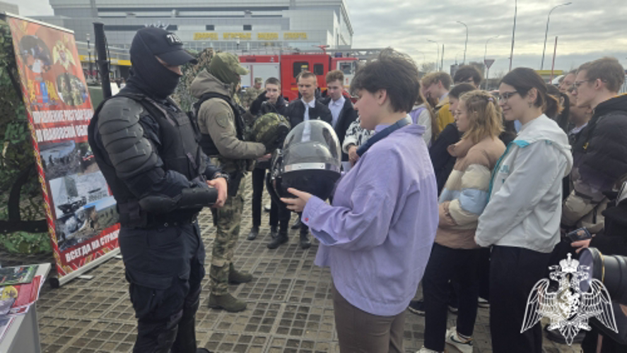 Росгвардейцы приняли участие в ярмарке вакансий в Иванове