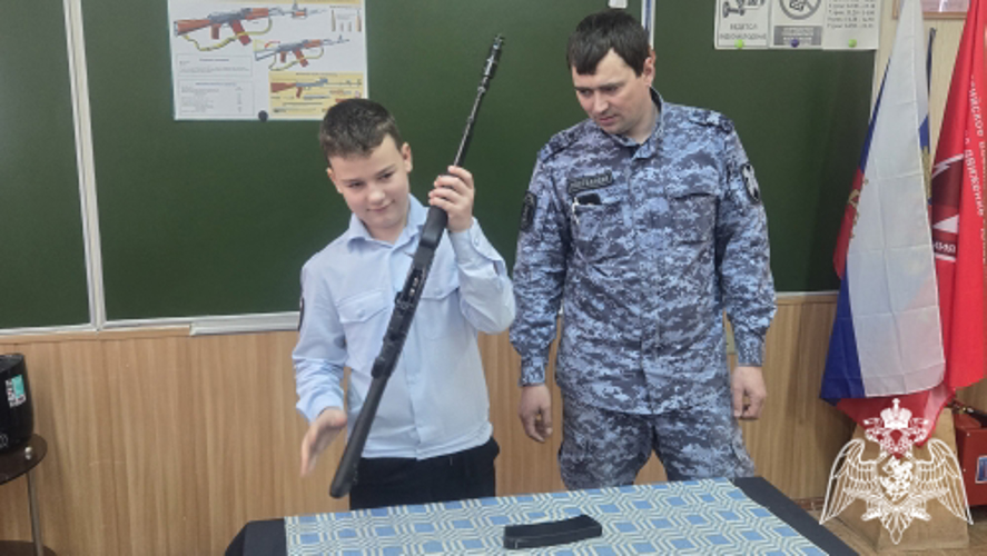 Росгвардейцы провели занятие по огневой подготовке для подшефных воспитанников