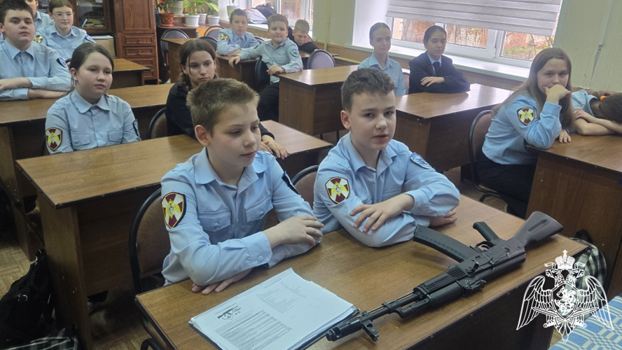 Росгвардейцы провели занятие по огневой подготовке для подшефных воспитанников