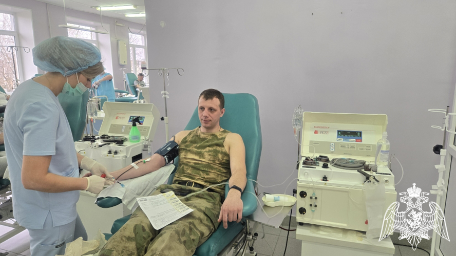 В преддверии Всемирного дня донора более 30 сотрудников Росгвардии сдали кровь в Иванове