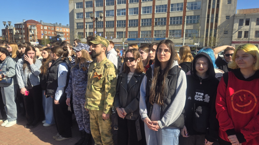 Сотрудники Росгвардии поддержали акцию «Георгиевская ленточка» в Иванове
