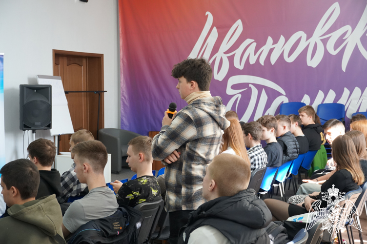 Офицеры Росгвардии выступили на кадровом форуме в Иванове