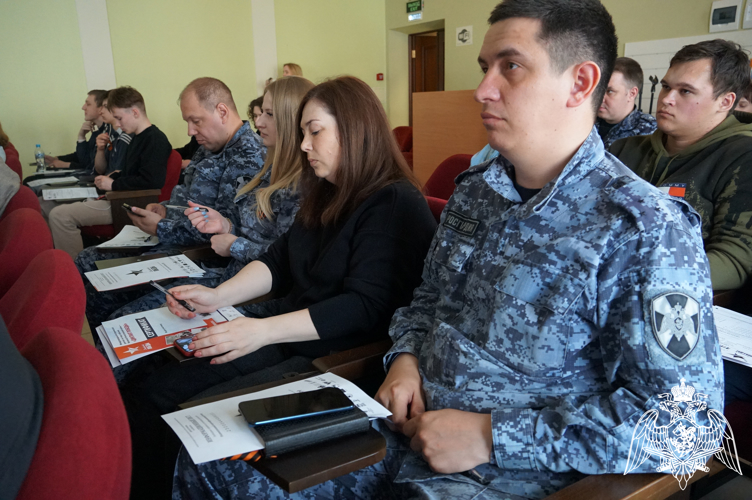 Сотрудники и военнослужащие Росгвардии написали «Диктант Победы» в Иванове
