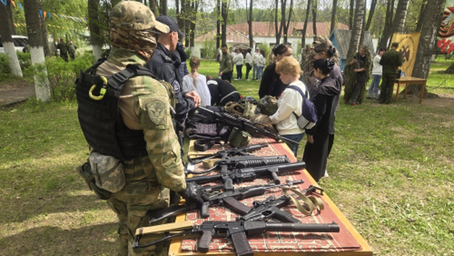 Спецназовцы Росгвардии стали почетными гостями на военно-патриотическом фестивале «Минувших лет живая память» в Ивановской области