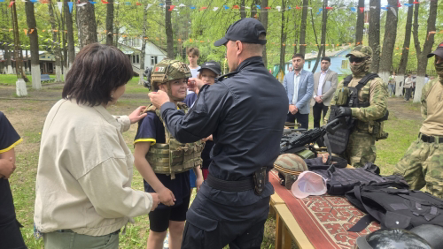Спецназовцы Росгвардии стали почетными гостями на военно-патриотическом фестивале «Минувших лет живая память» в Ивановской области