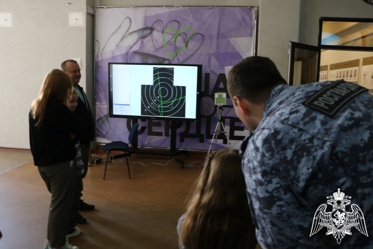 Росгвардия представила тематическую площадку на семейном форуме в Иванове