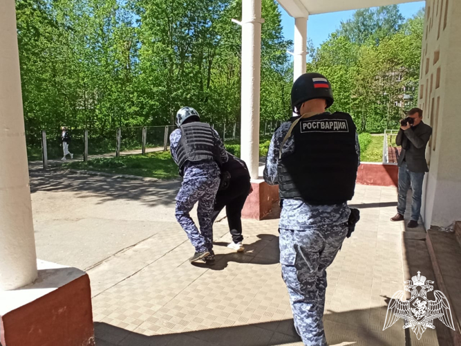 Сотрудники Росгвардии приняли участие во всероссийских тактико-специальных учениях в Иванове