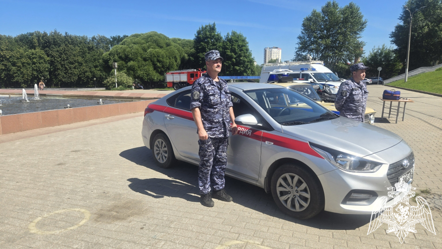 Росгвардия приняла участие во Всероссийской ярмарке трудоустройства в Иванове