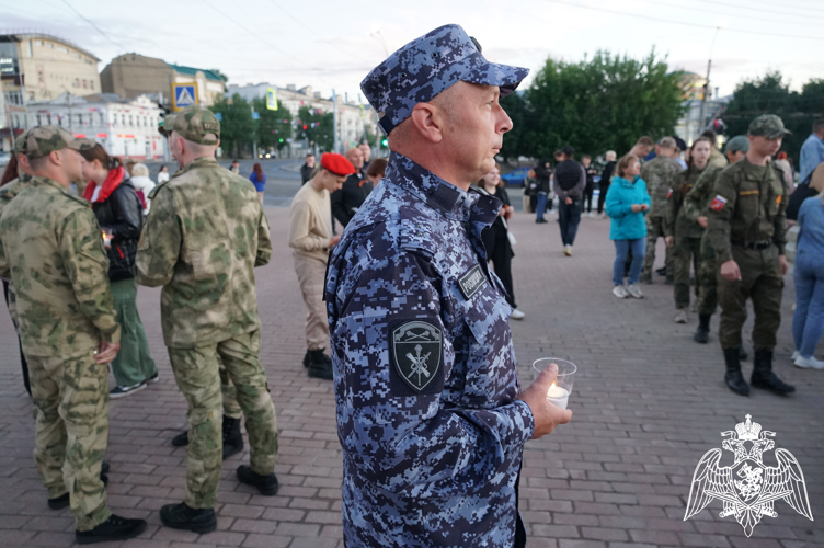 В Иванове военнослужащие и сотрудники Росгвардии приняли участие в мероприятиях, посвященных Дню памяти и скорби