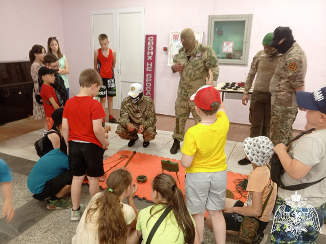 Росгвардейцы познакомили ивановских школьников с профессией сапера