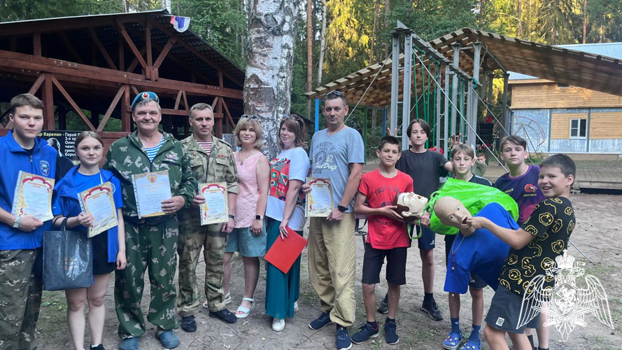 Росгвардейцы обучают ивановских школьников основам военной подготовки