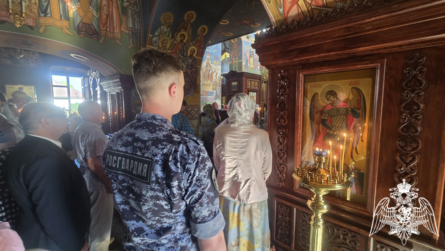 В праздник Успения Божией Матери росгвардейцы посетили Божественную литургию