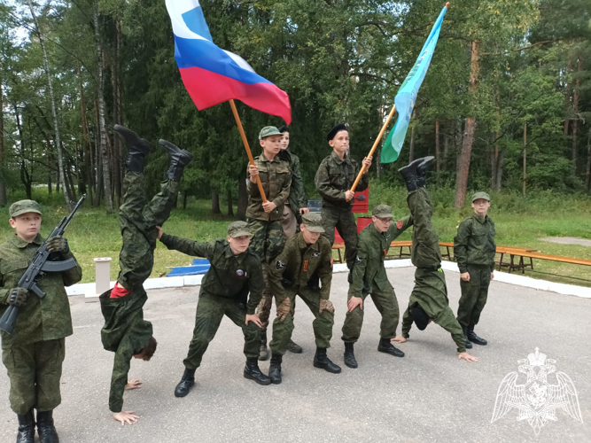 Сотрудники Росгвардии приняли участие в торжественной церемонии закрытия военно-спортивных сборов "Клещевские зори-2024"