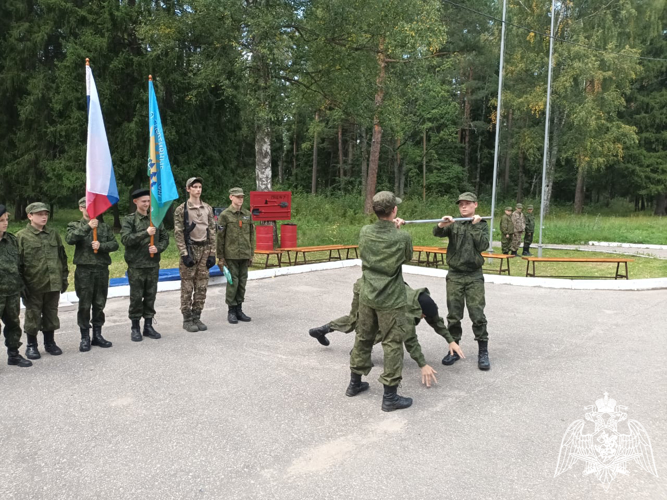 Сотрудники Росгвардии приняли участие в торжественной церемонии закрытия военно-спортивных сборов "Клещевские зори-2024"