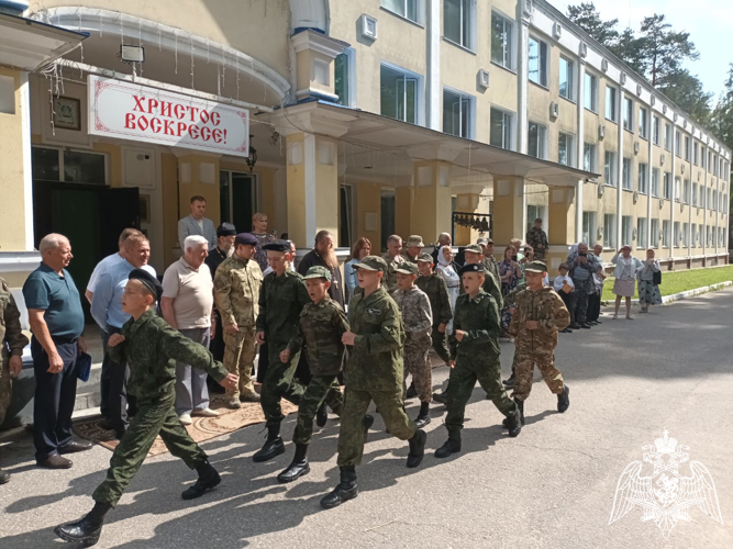 Сотрудники Росгвардии приняли участие в торжественной церемонии закрытия военно-спортивных сборов "Клещевские зори-2024"