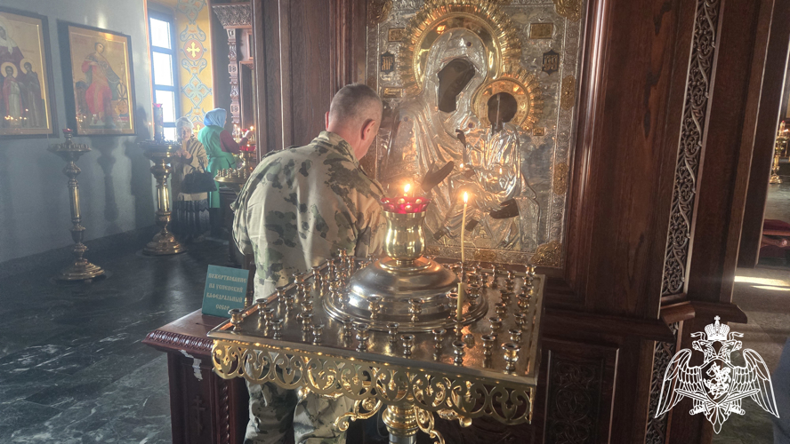 В православный праздник Воздвижения Креста Господнего ивановские росгвардейцы приняли участие в церковном богослужении
