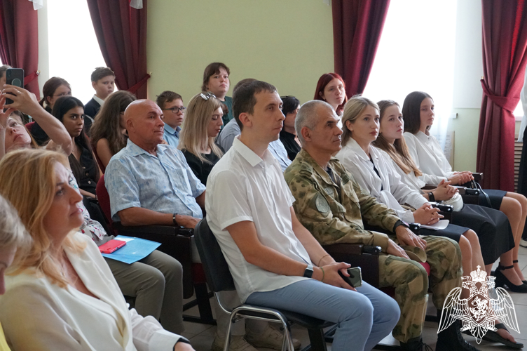 В Иванове сотрудники Росгвардии приняли участие в памятном мероприятии, посвященном Дню солидарности в борьбе с терроризмом