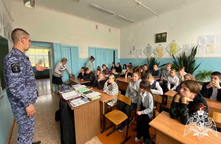 В Ивановской области сотрудник Росгвардии провел комплекс мероприятий, посвященных Дню воинской славы России