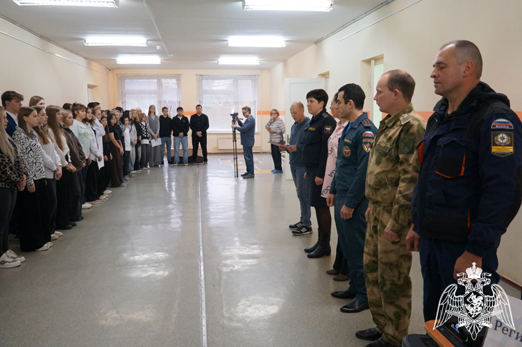 Росгвардейцы познакомили ивановских школьников с военными профессиями