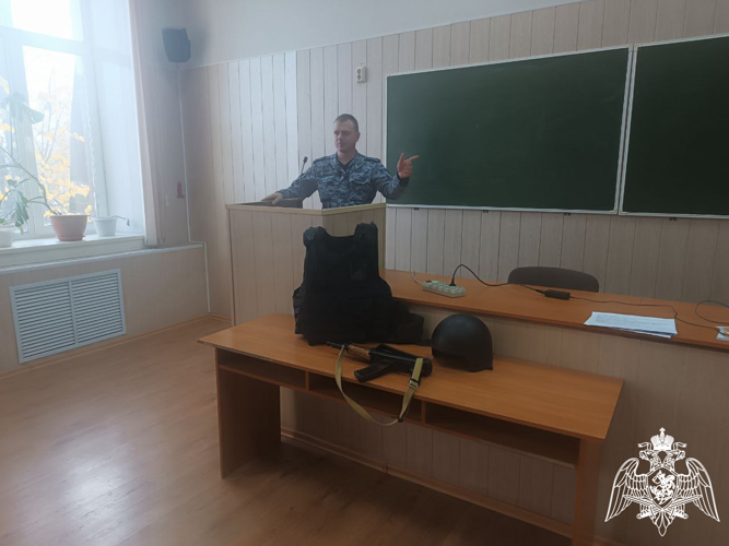 Ивановские студенты познакомились со спецификой службы вневедомственной охраны