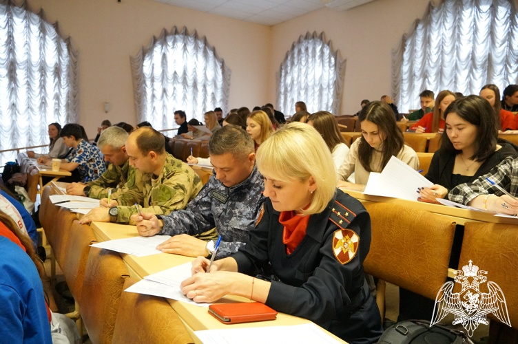 Росгвардейцы приняли участие в «Большом этнографическом диктанте» в Иванове