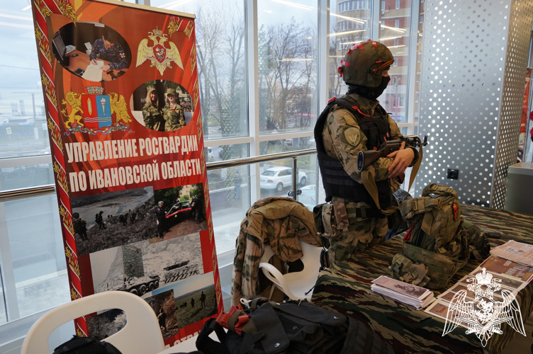 Сотрудники и военнослужащие Росгвардии приняли участие в патриотическом форуме в Иванове