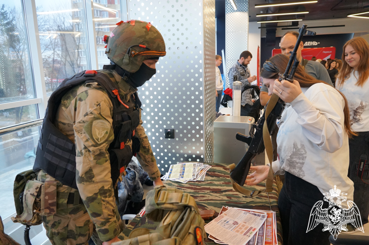 Сотрудники и военнослужащие Росгвардии приняли участие в патриотическом форуме в Иванове