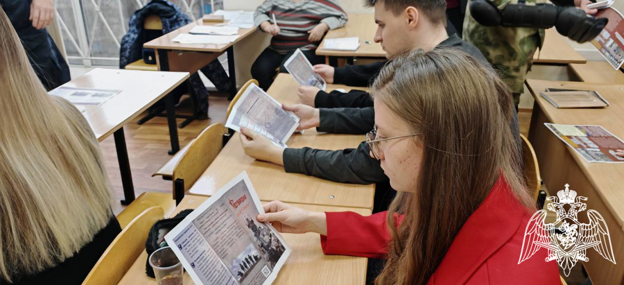 В Иванове офицеры Росгвардии приняли участие в Ярмарке вакансий