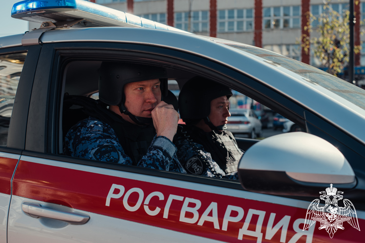 В Иванове росгвардейцы задержали мужчину и женщину за кражу продуктов в магазине