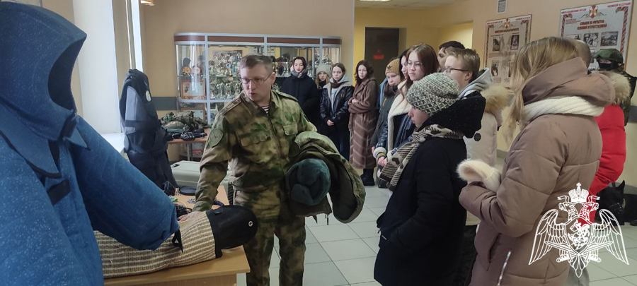 Сотрудники Росгвардии организовали для студентов-кинологов Ивановского юридического колледжа  увлекательную экскурсию в ОДОН ВНГ РФ