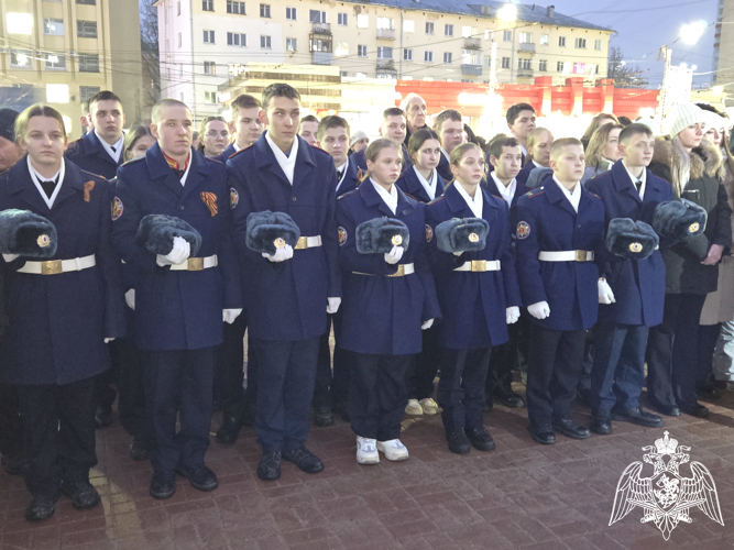 В Иванове Росгвардейцы приняли участие в акции «900 свечей» в память о жителях блокадного Ленинграда