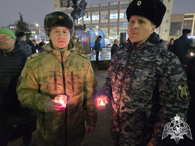 В Иванове Росгвардейцы приняли участие в акции «900 свечей» в память о жителях блокадного Ленинграда