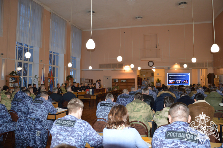 Росгвардейцы прослушали лекцию Российского общества "Знание" в Иванове