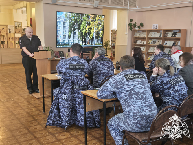 Представители Военной прокуратуры и Госавтоинспекции Ивановской области провели профилактическую беседу с росгвардейцами
