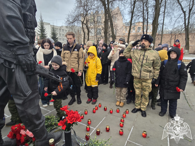 Сотрудники и военнослужащие Росгвардии приняли участие в мероприятиях ко Дню памяти воинов-интернационалистов в Иванове