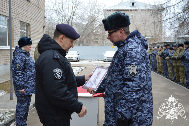 Поздравление начальника регионального Управления Росгвардии полковника полиции Владимира Марина с днем образования подразделений государственного контроля и лицензионно-разрешительной работы  