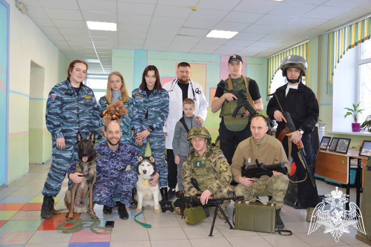 Увлекательную военно-спортивную игру "Зарница" провели сотрудники Управления Росгвардии по Ивановской области для ивановских школьников