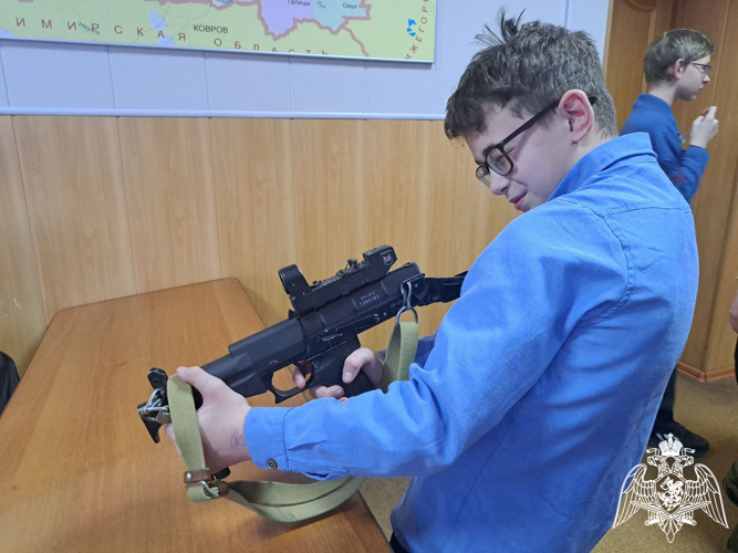 В Иванове сотрудники ОМОН «Спарта» Росгвардии открыли свои двери для детей