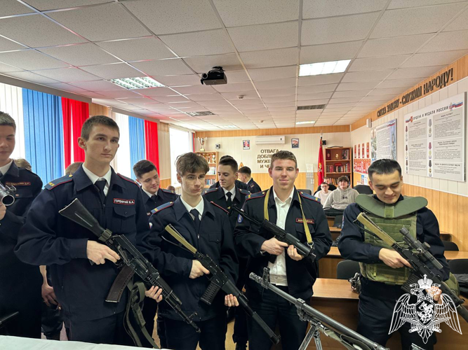 Отряд мобильный особого назначения "Спарта" распахнул свои двери для студентов Ивановского юридического колледжа
