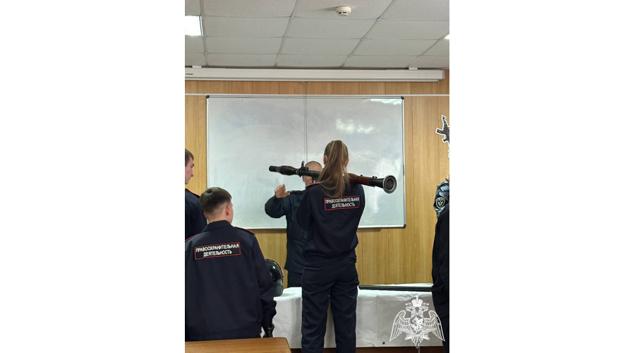 Отряд мобильный особого назначения "Спарта" распахнул свои двери для студентов Ивановского юридического колледжа