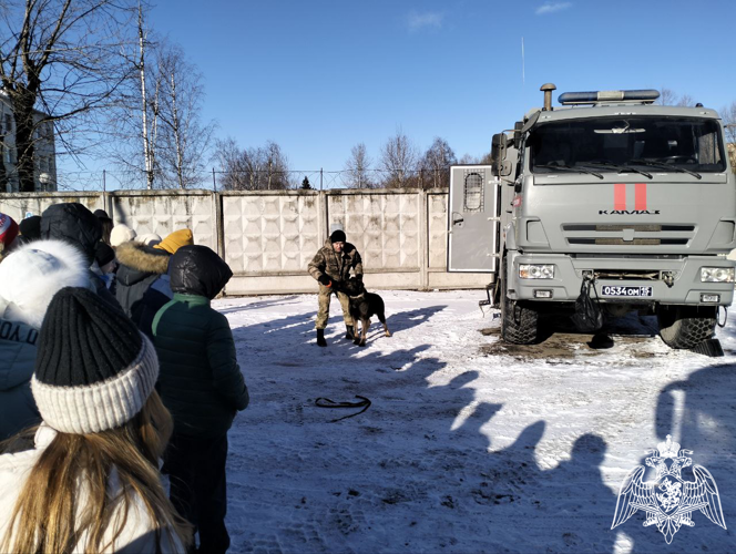 Ивановский отряд мобильный особого назначения "Спарта" в очередной раз открыл свои двери для школьников областного центра