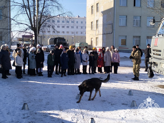 Ивановский отряд мобильный особого назначения "Спарта" в очередной раз открыл свои двери для школьников областного центра