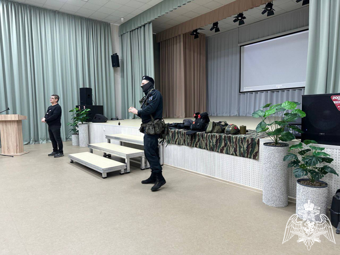 В преддверии Дня защитника Отечества дети из Новоталицкой школы подготовили поздравительные послания бойцам спецназа