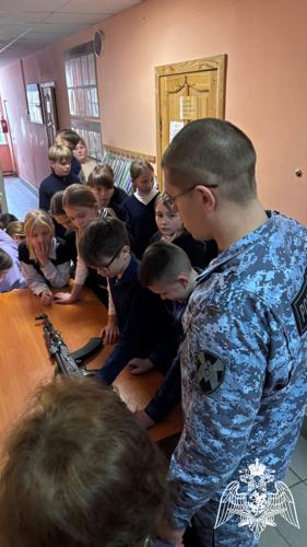 В Пучеже школьники познакомились с профессией "Инспектор отделения лицензионно-разрешительной работы"