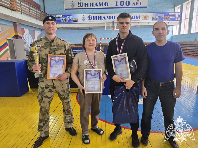 Команда Росгвардии победила на чемпионате по настольному теннису в Иванове